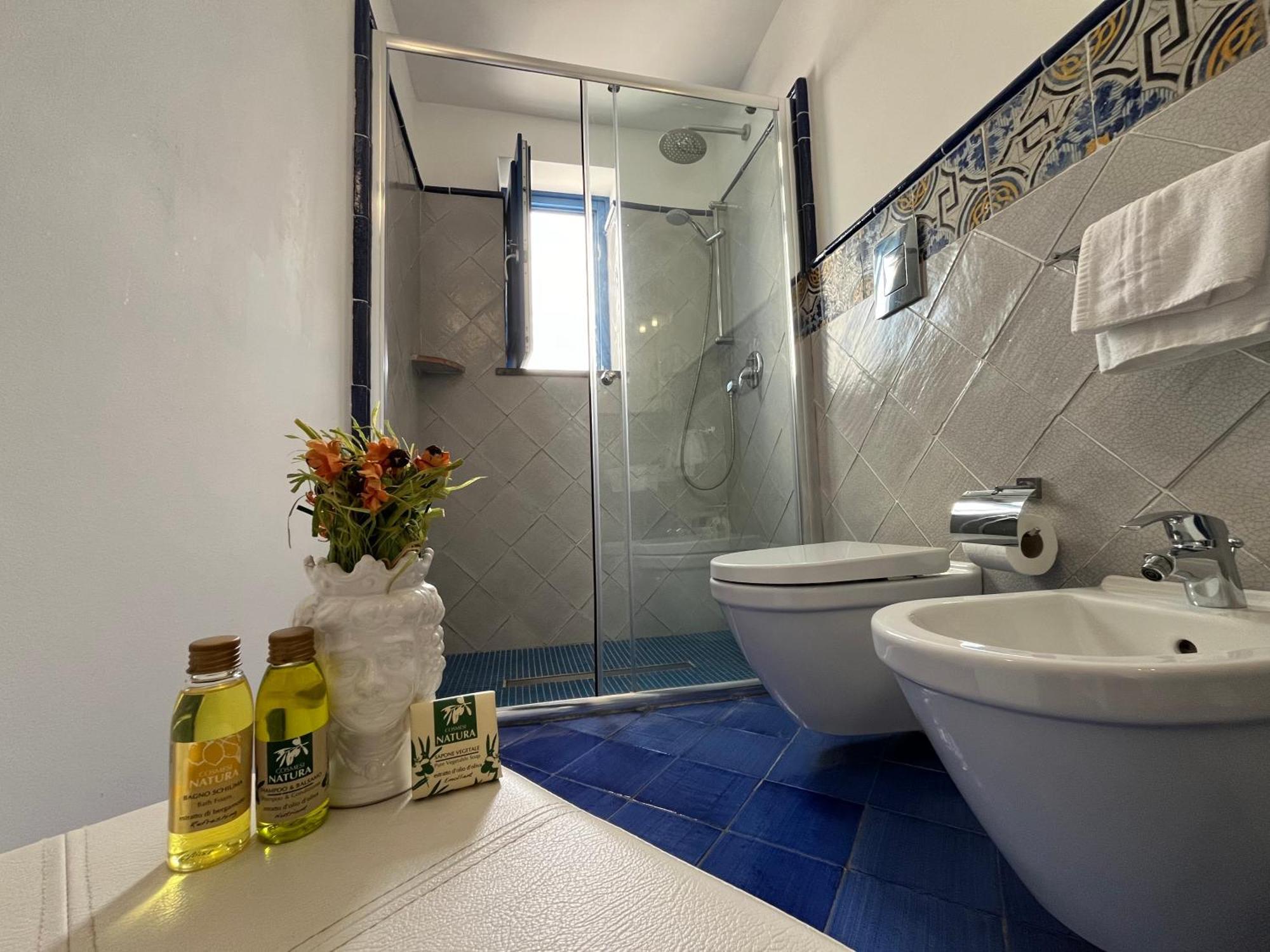 Punta Sallustro Lipari Quarto foto